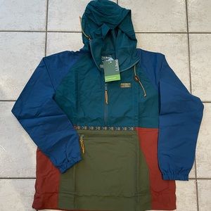 New With Tags LL Bean Women’s size large classic mountain jacket